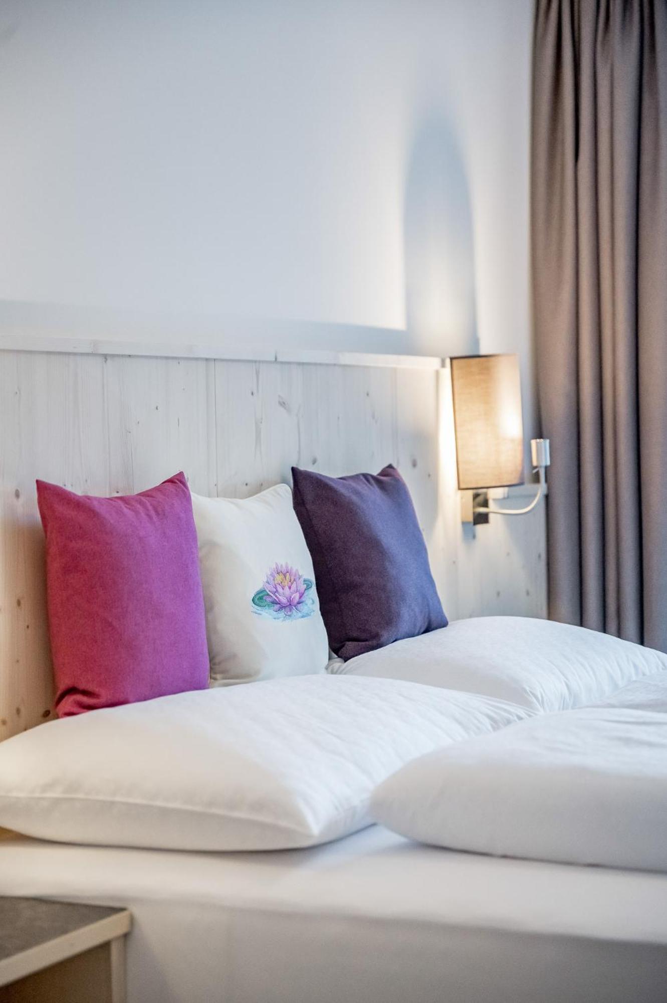 Seehueter'S Hotel Seerose Oetz Room photo