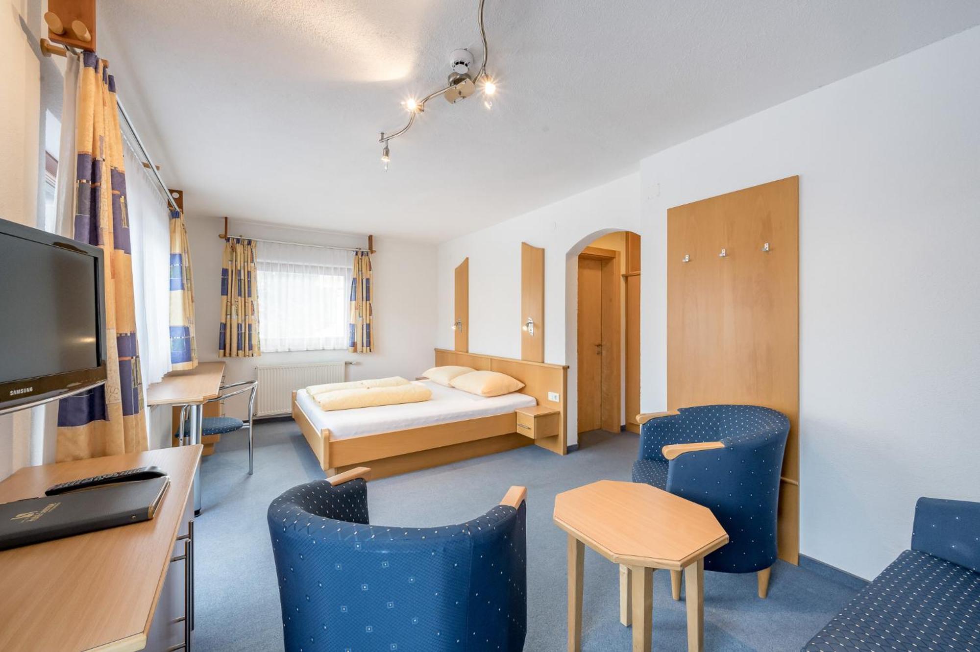 Seehueter'S Hotel Seerose Oetz Room photo