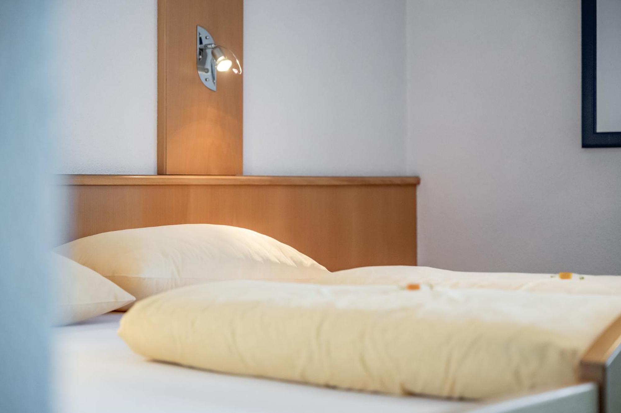 Seehueter'S Hotel Seerose Oetz Room photo